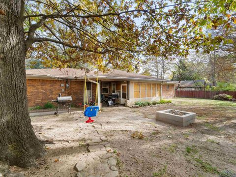 A home in Gladewater