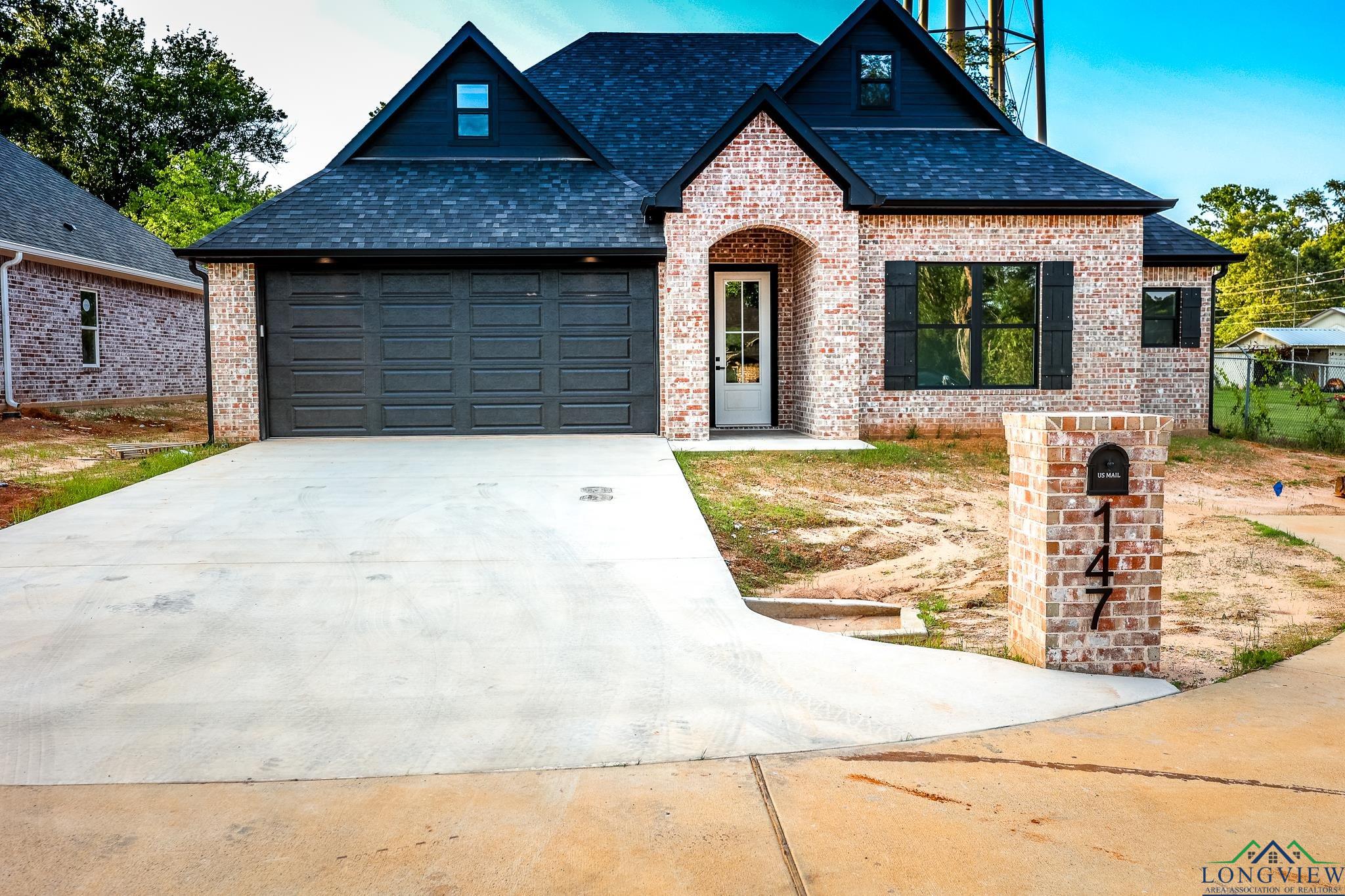 147 Hillcrest Dr, Gladewater, Texas image 1