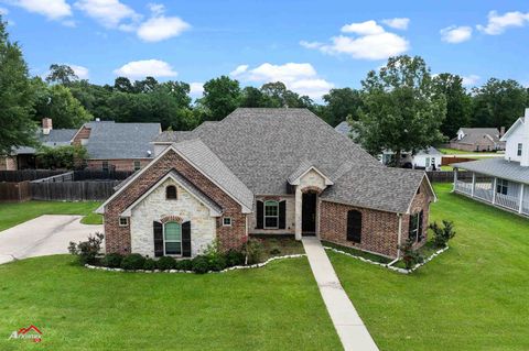 Homes For Sale - 224 Stonegate Dr<br/> Panola County, Carthage, TX 75633