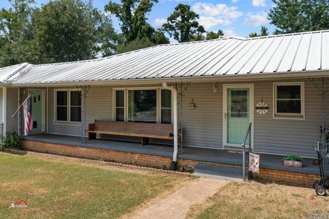 A home in Overton