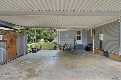 A home in Overton