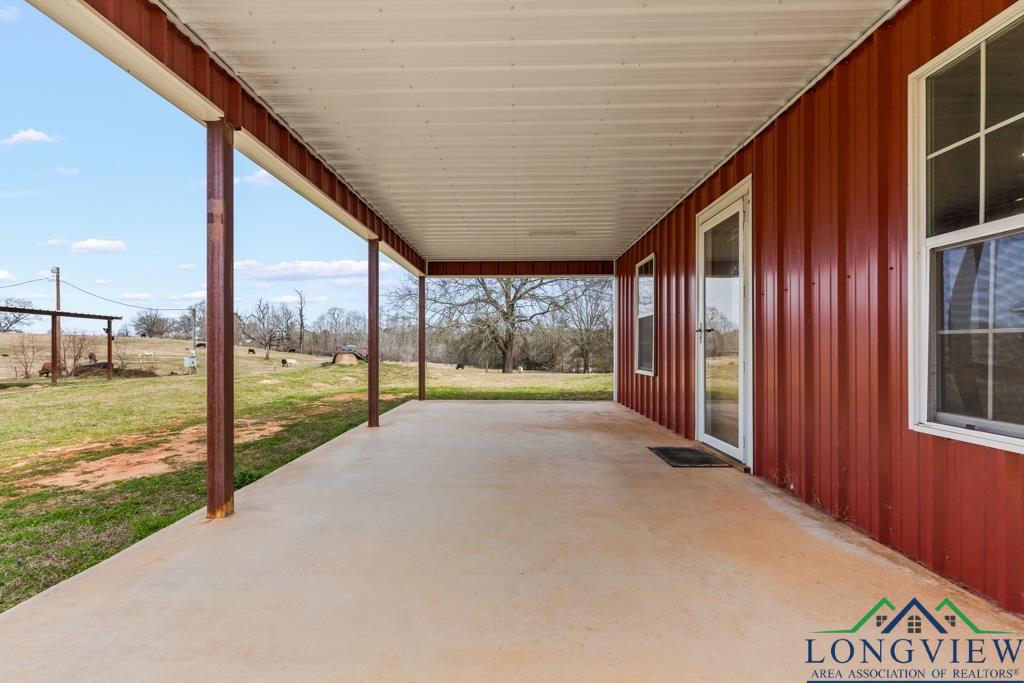 1174 County Road 4107 Road, Hughes Springs, Texas image 5