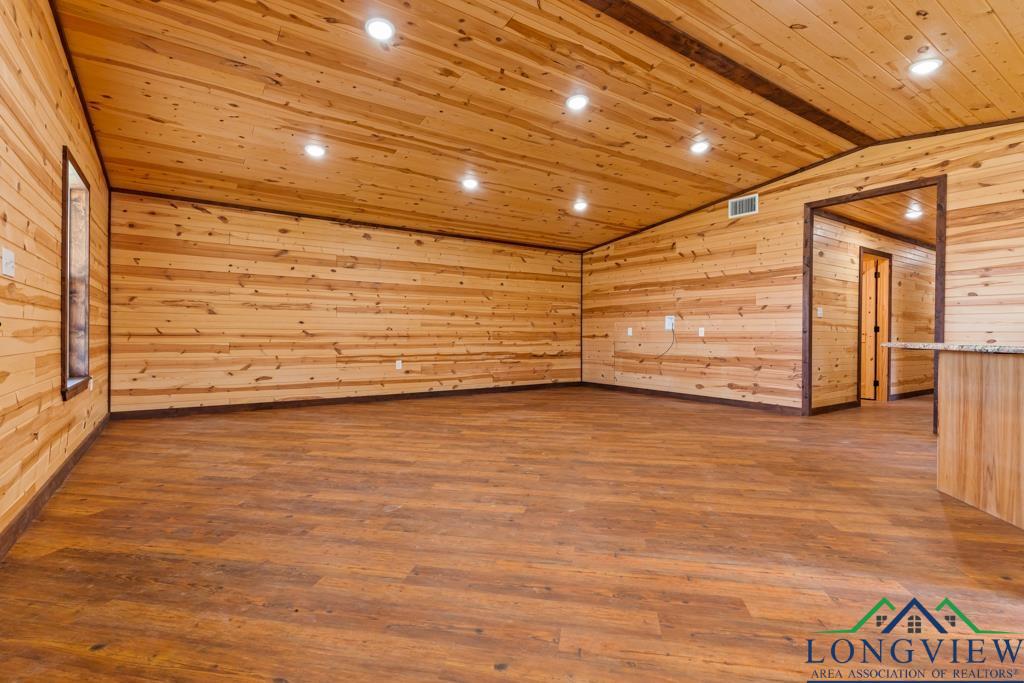 1174 County Road 4107 Road, Hughes Springs, Texas image 8