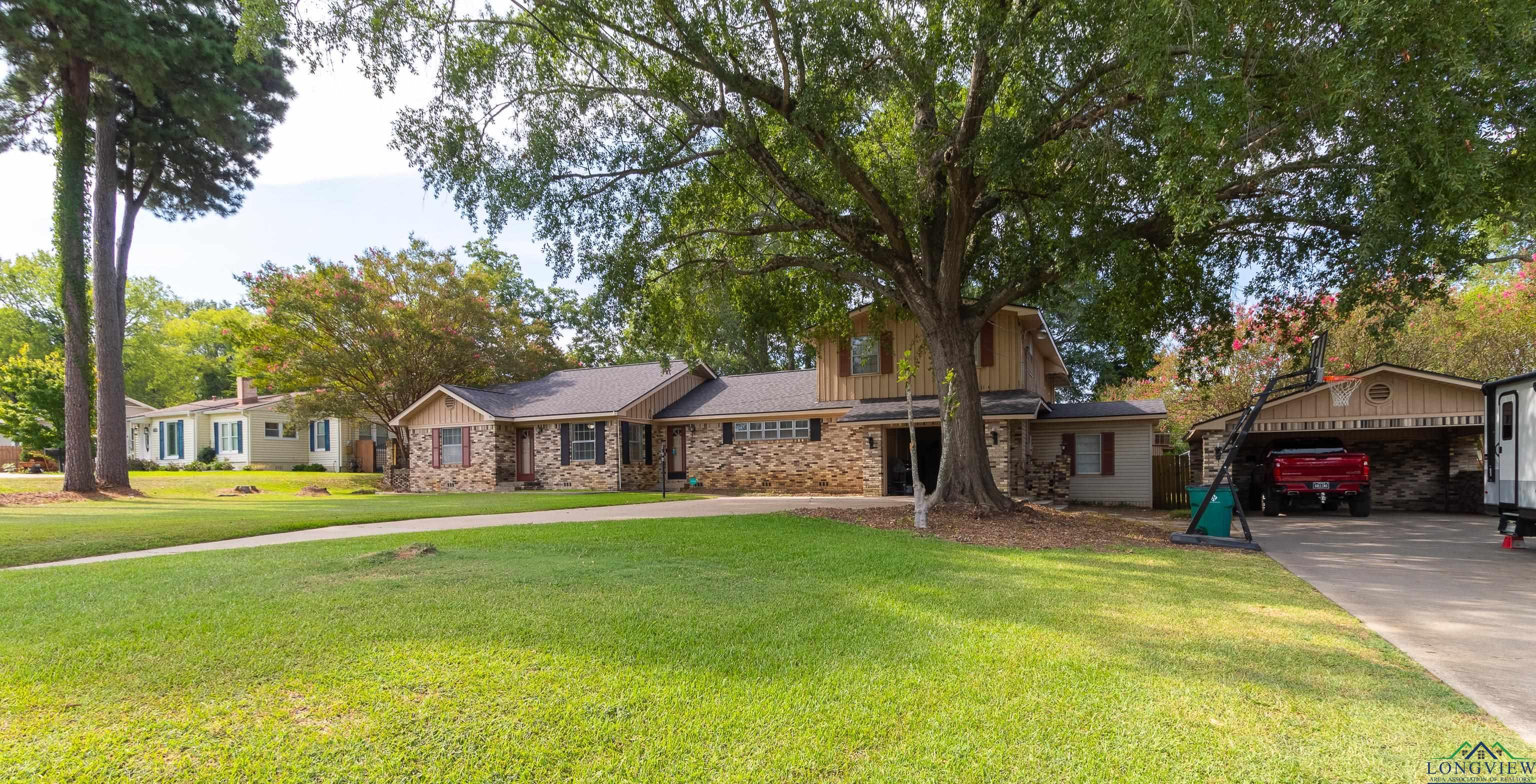 400 W Wellington, Carthage, Texas image 5