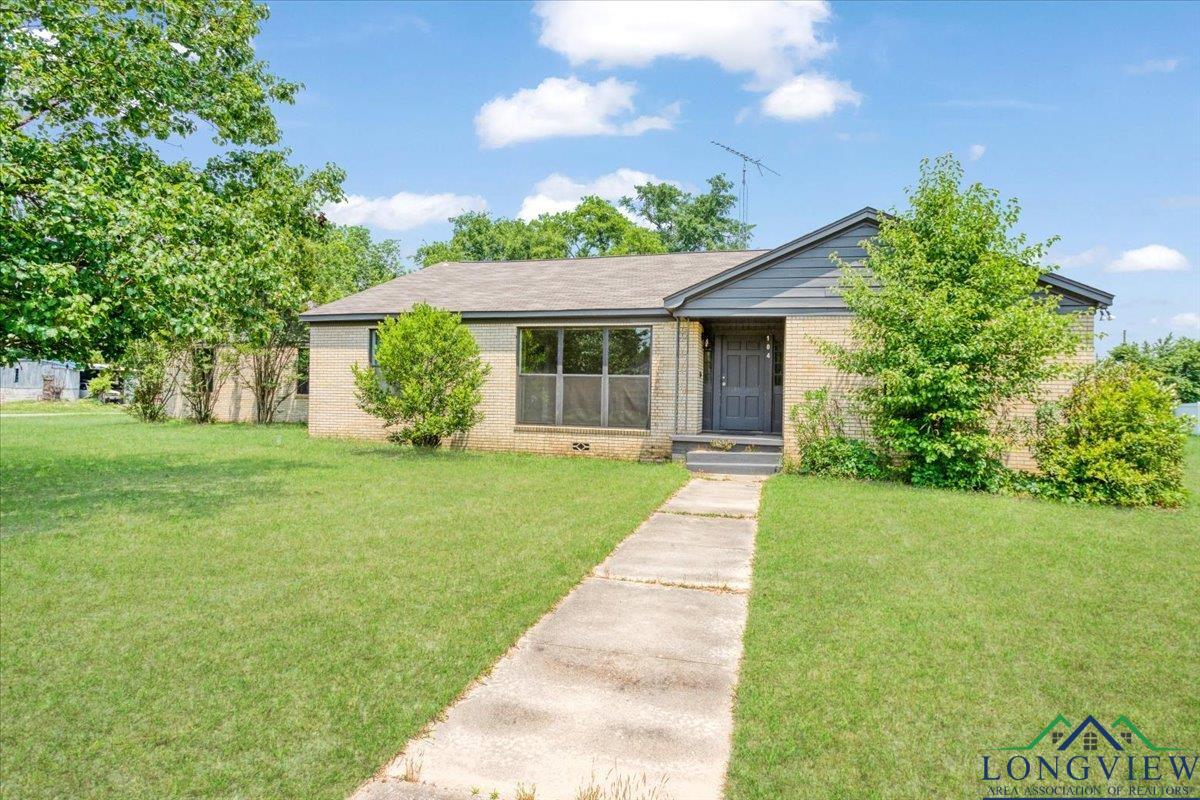 104 Mackinnon St, Mount Pleasant, Texas image 1