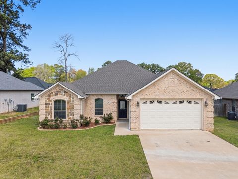 Homes For Sale - 109 Hay Meadow Dr<br/> Winona, TX 75792