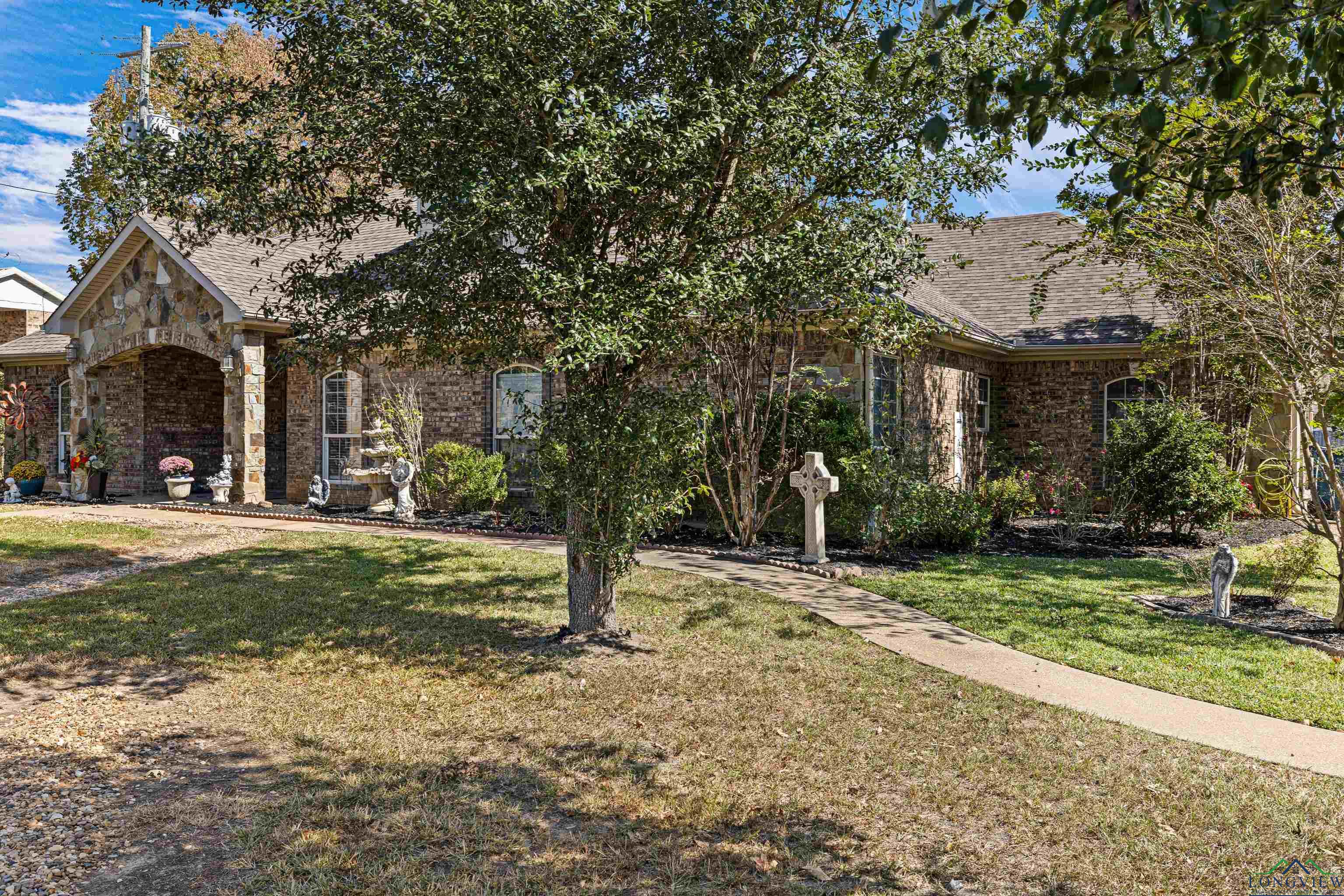 1204 S White Oak Rd, White Oak, Texas image 3