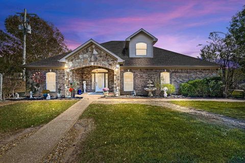 A home in White Oak