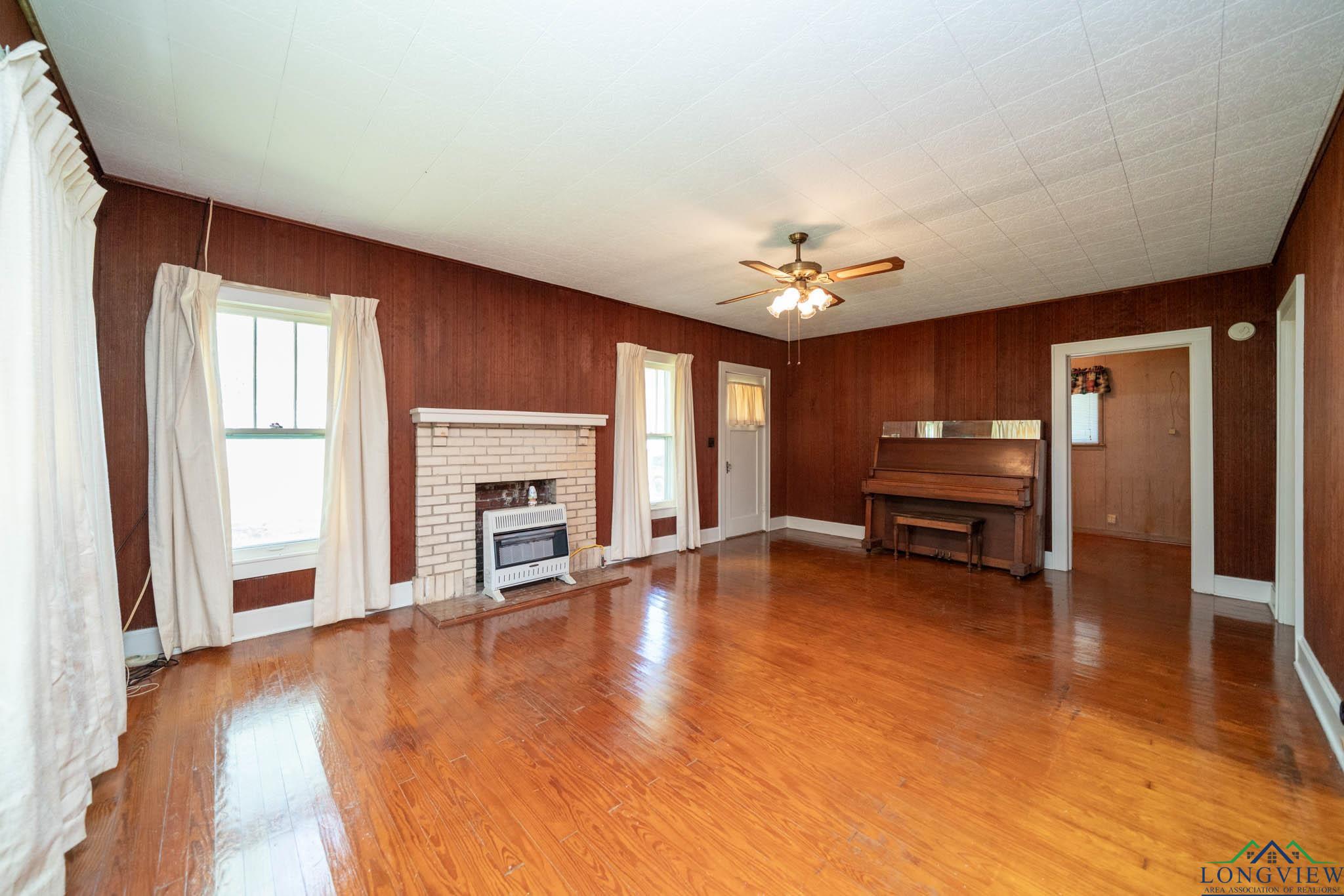504 Wayne St, Omaha, Texas image 20