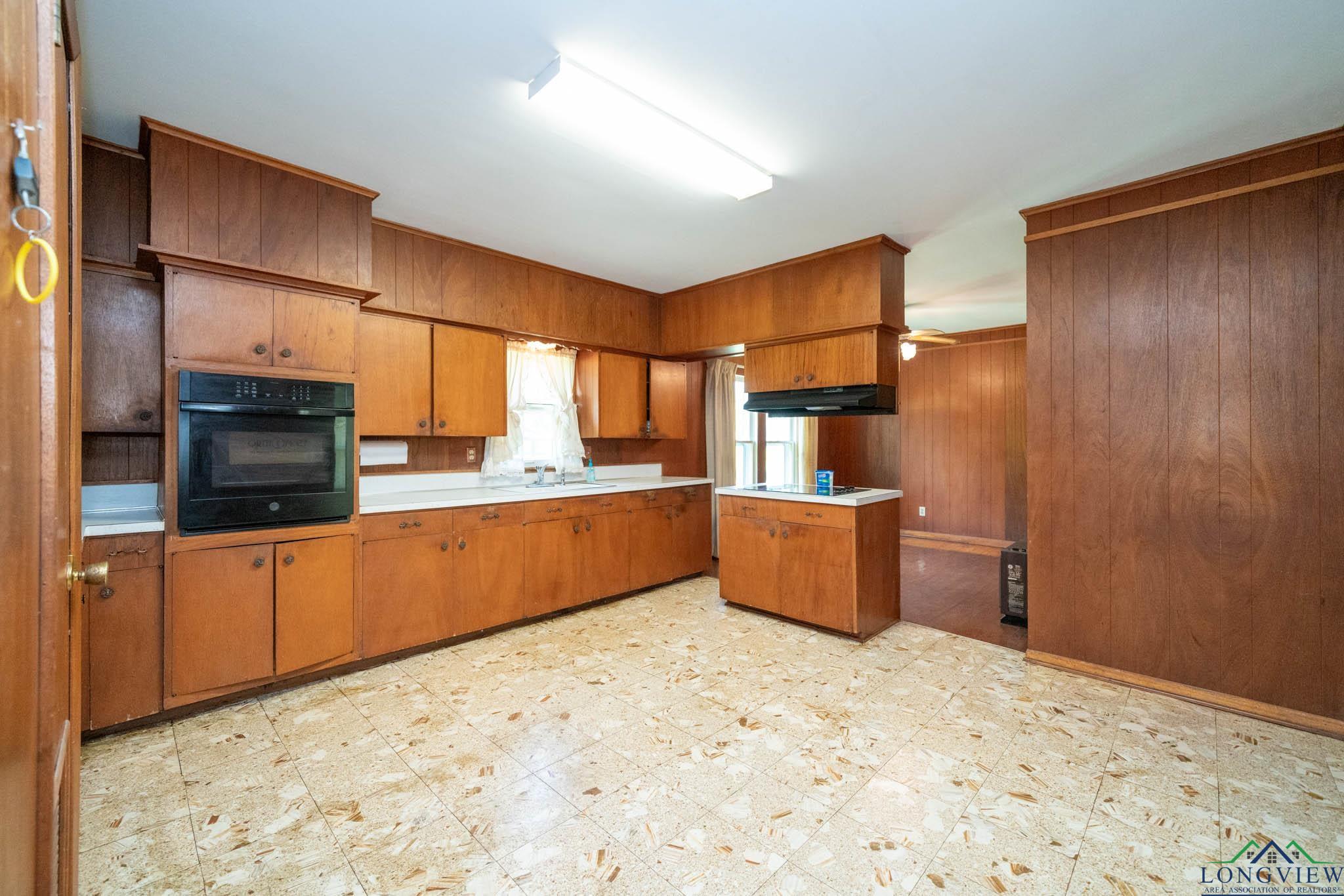 504 Wayne St, Omaha, Texas image 12