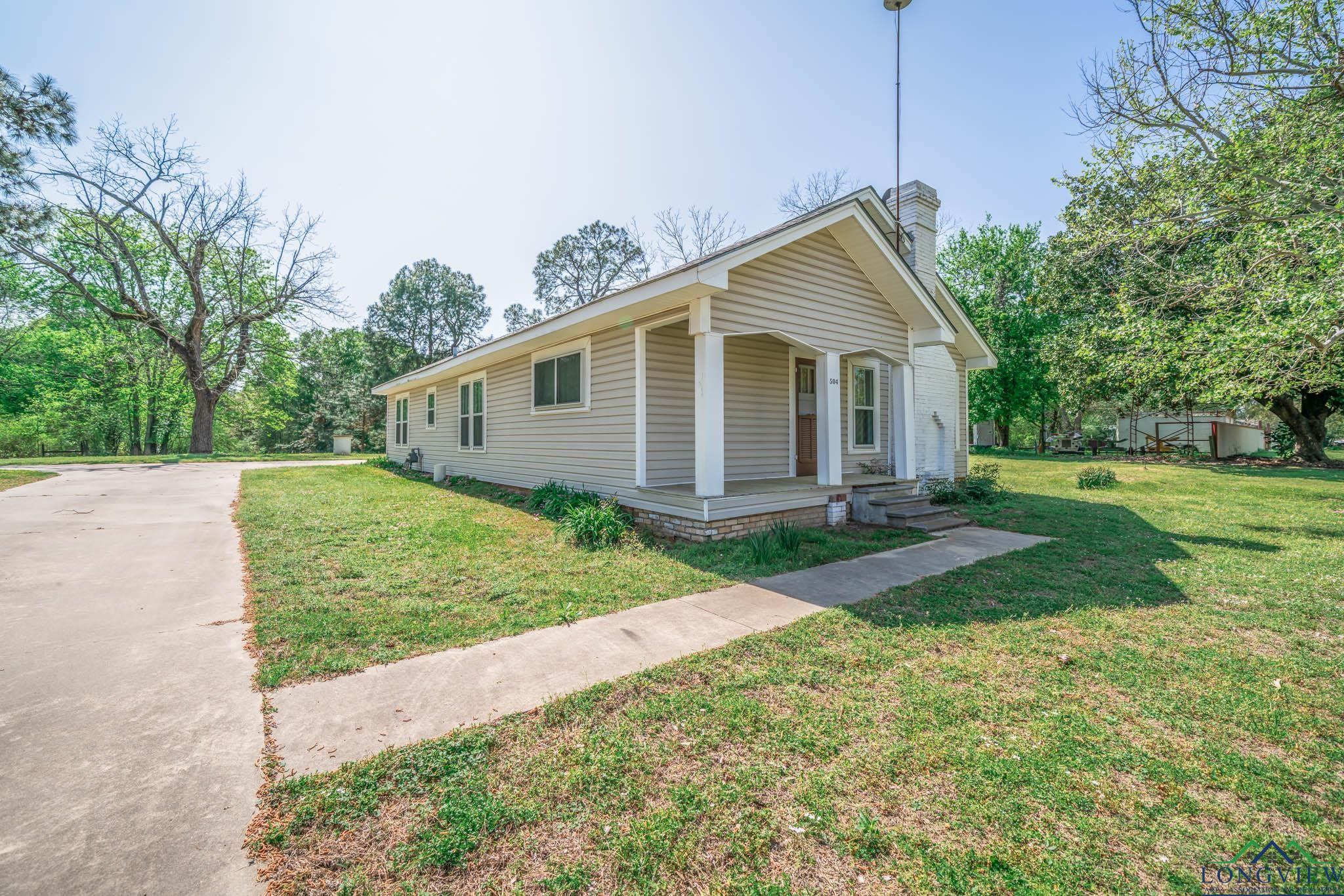504 Wayne St, Omaha, Texas image 8