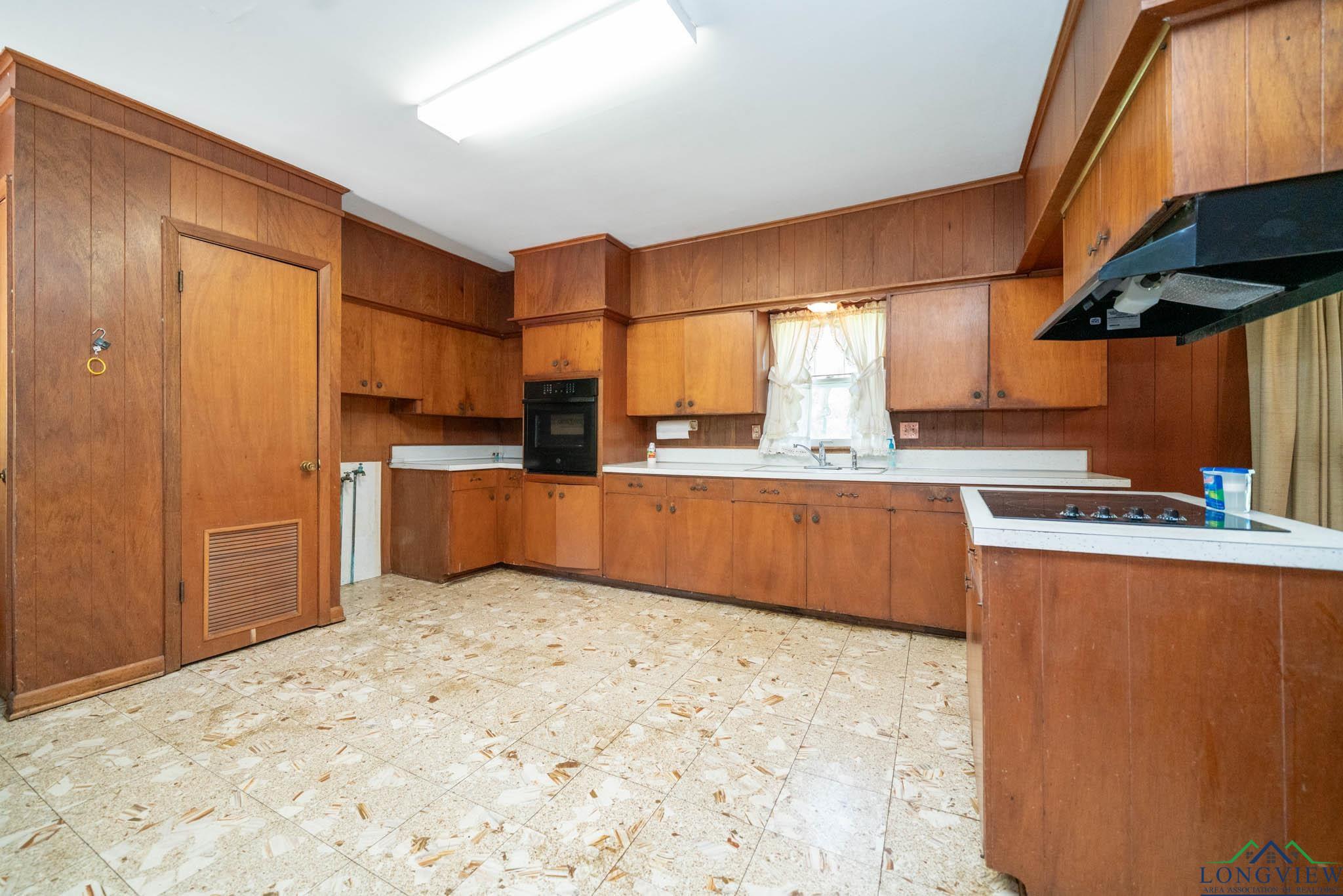 504 Wayne St, Omaha, Texas image 13