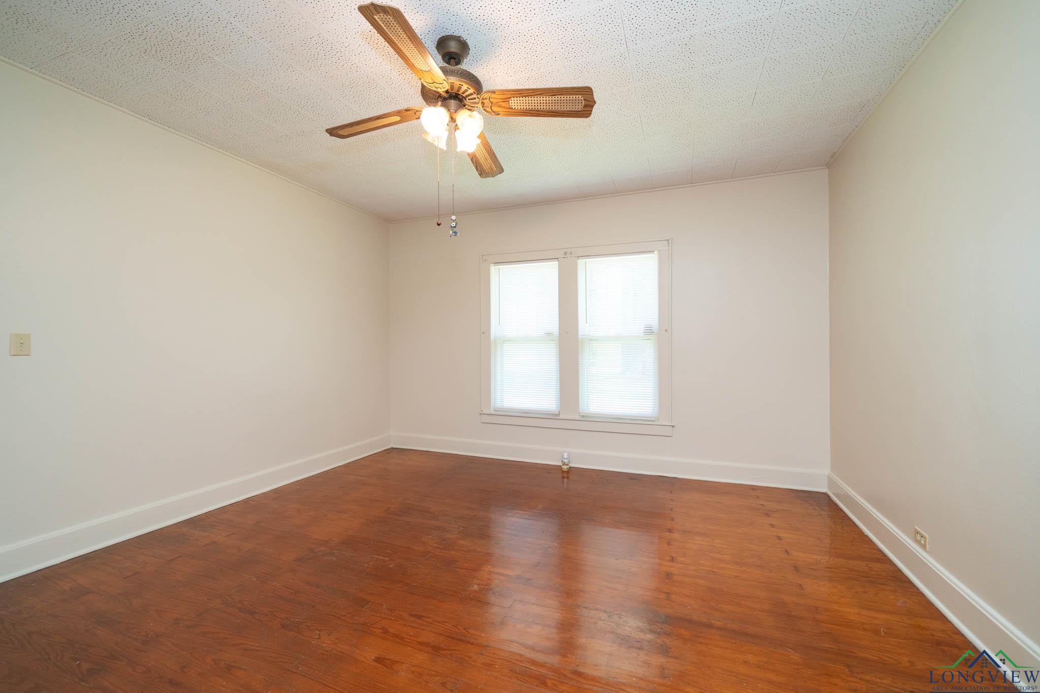 504 Wayne St, Omaha, Texas image 22