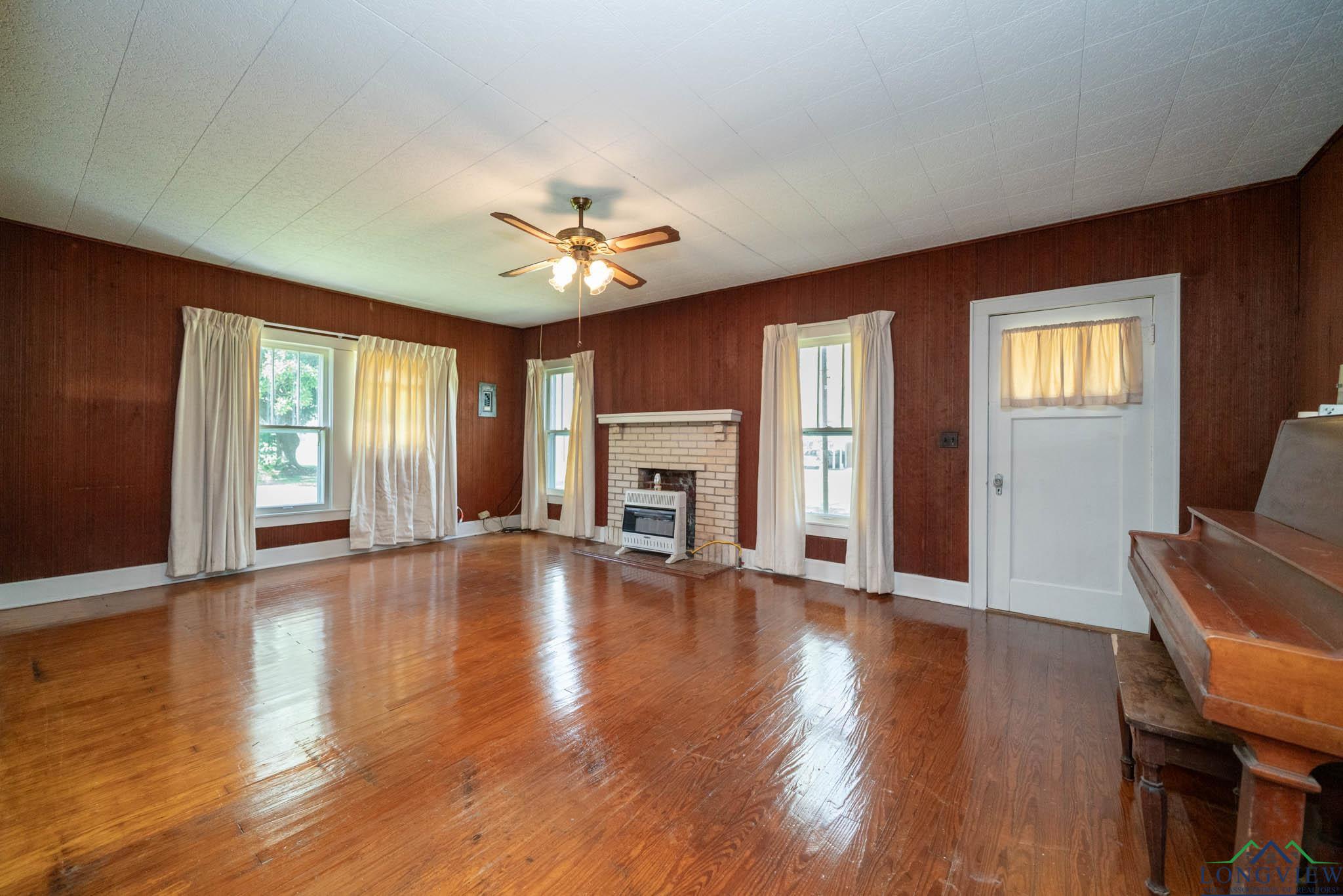 504 Wayne St, Omaha, Texas image 21