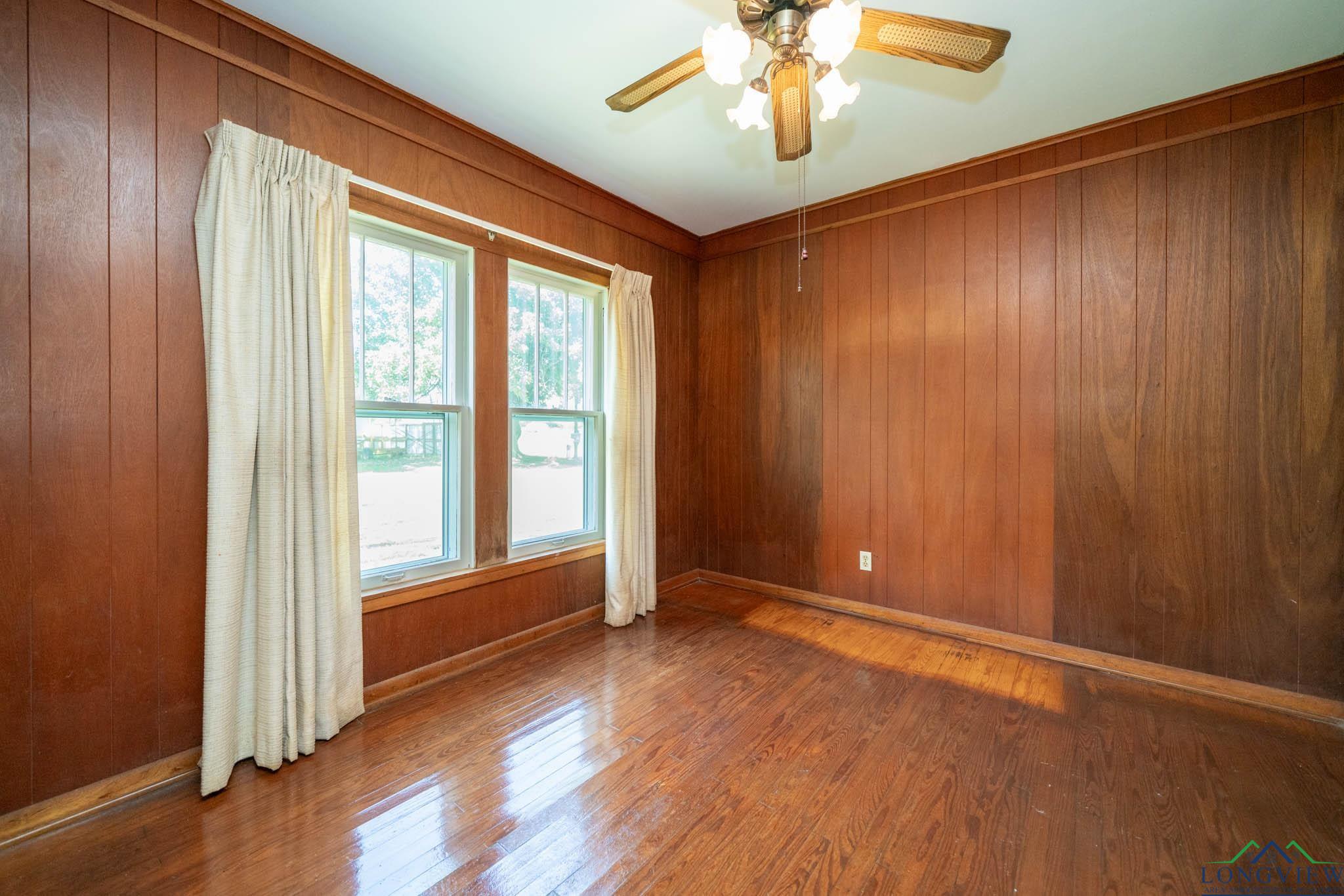 504 Wayne St, Omaha, Texas image 14