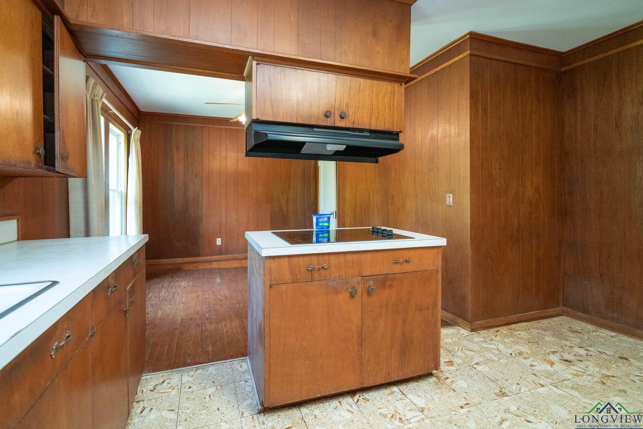504 Wayne St, Omaha, Texas image 9