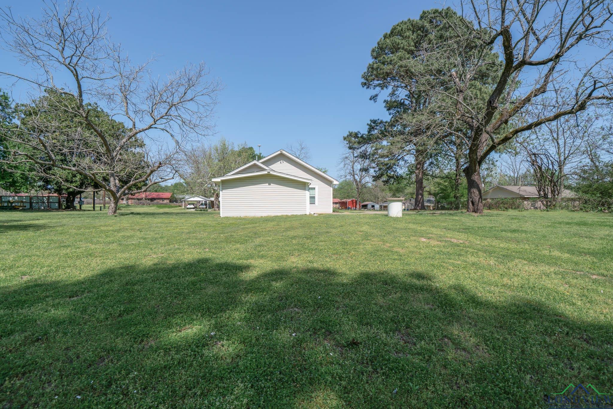 504 Wayne St, Omaha, Texas image 28