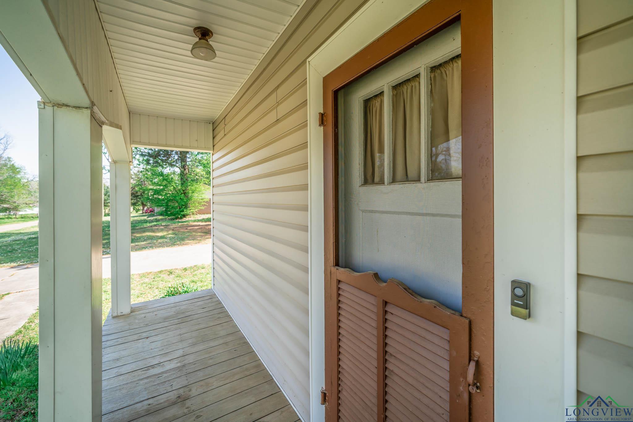 504 Wayne St, Omaha, Texas image 4