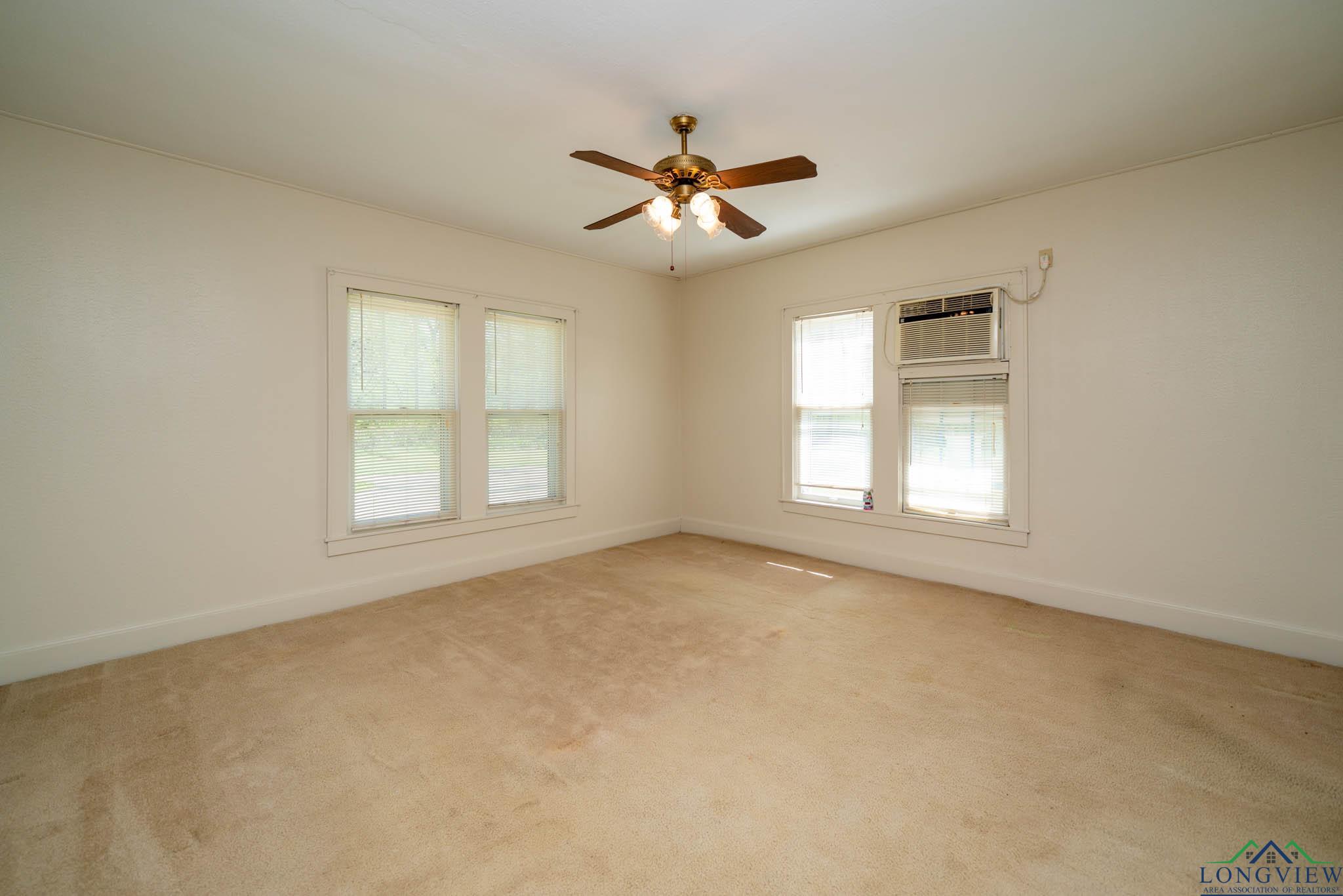 504 Wayne St, Omaha, Texas image 27