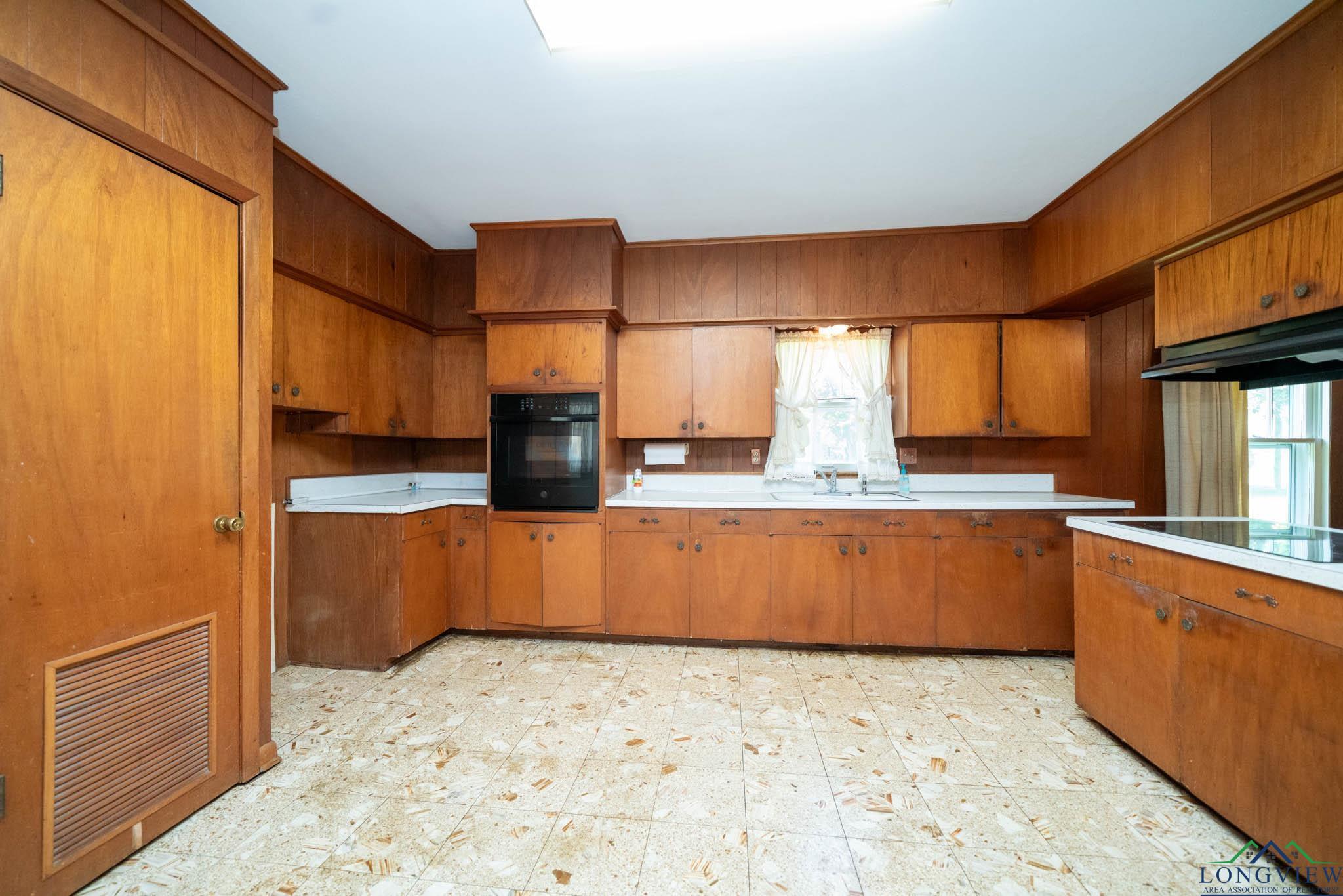 504 Wayne St, Omaha, Texas image 11