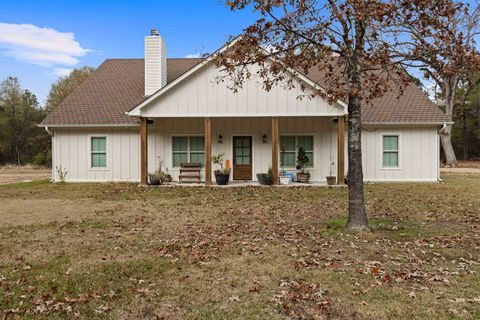 Homes For Sale - 590 Old Woodley Rd<br/> Harrison County, Marshall, TX 75672