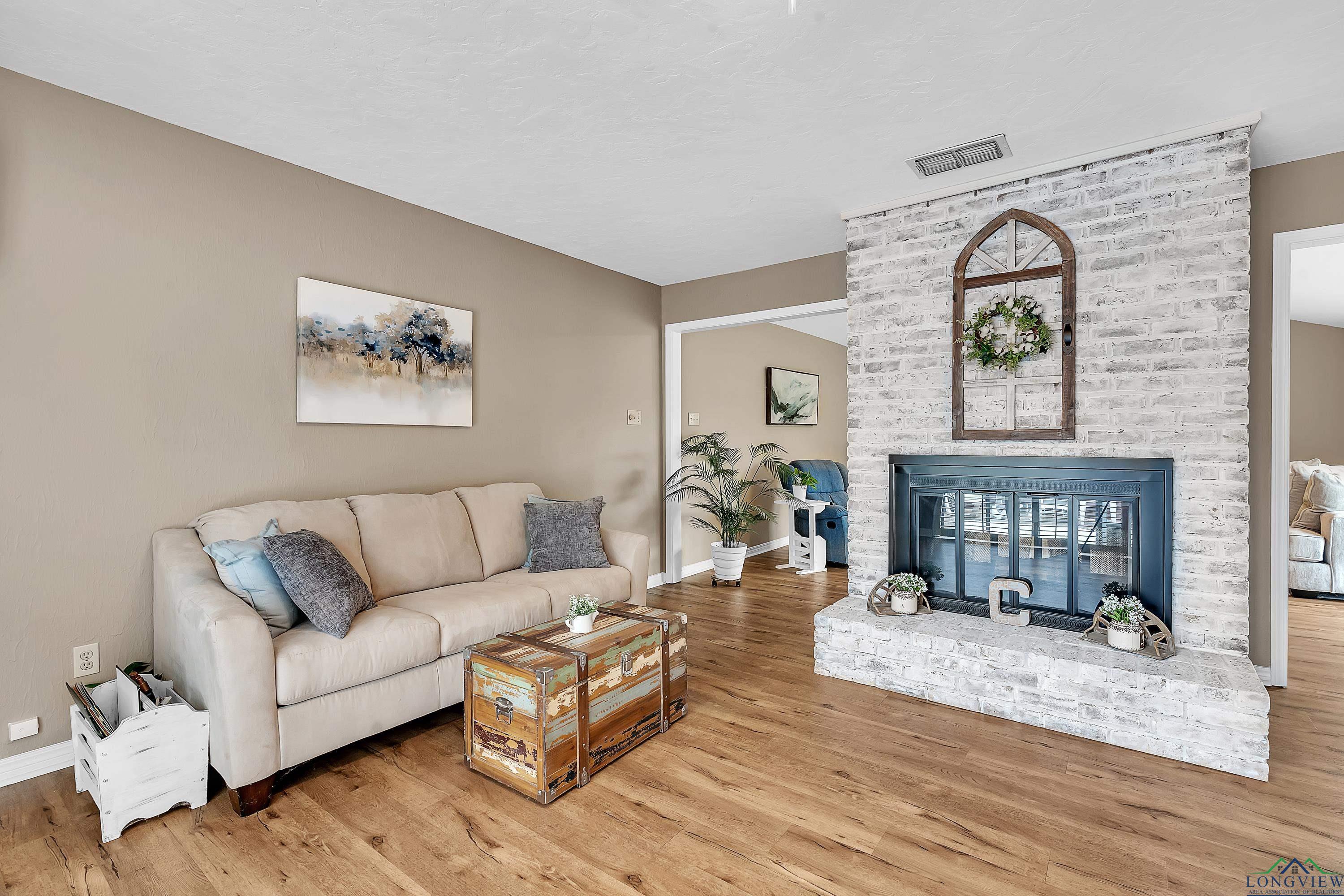 909 Towne Lake Drive, Longview, Texas image 23