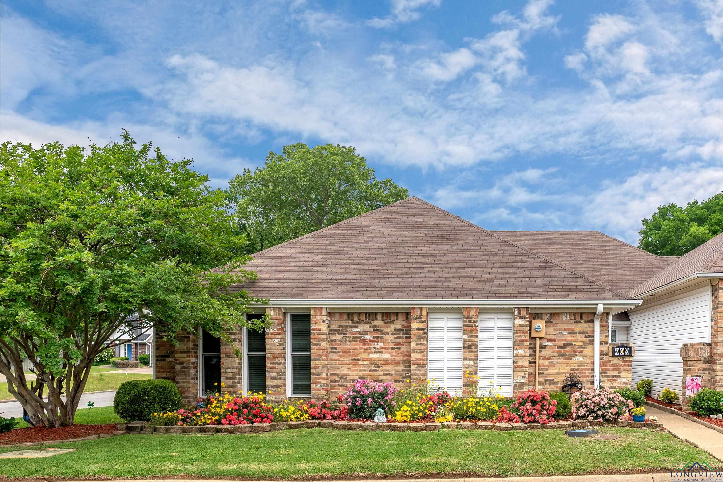 909 Towne Lake Drive, Longview, Texas image 1