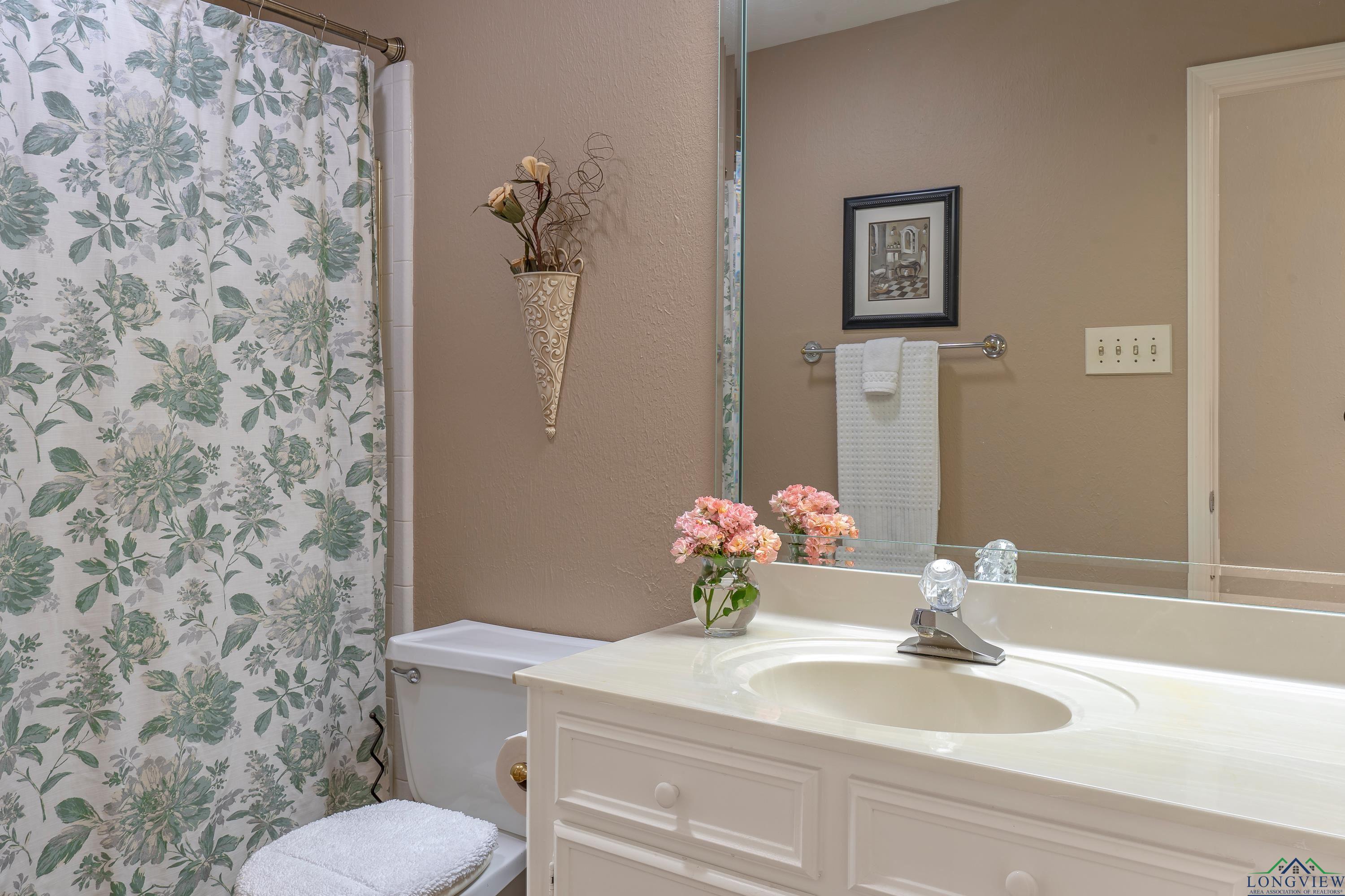 909 Towne Lake Drive, Longview, Texas image 30