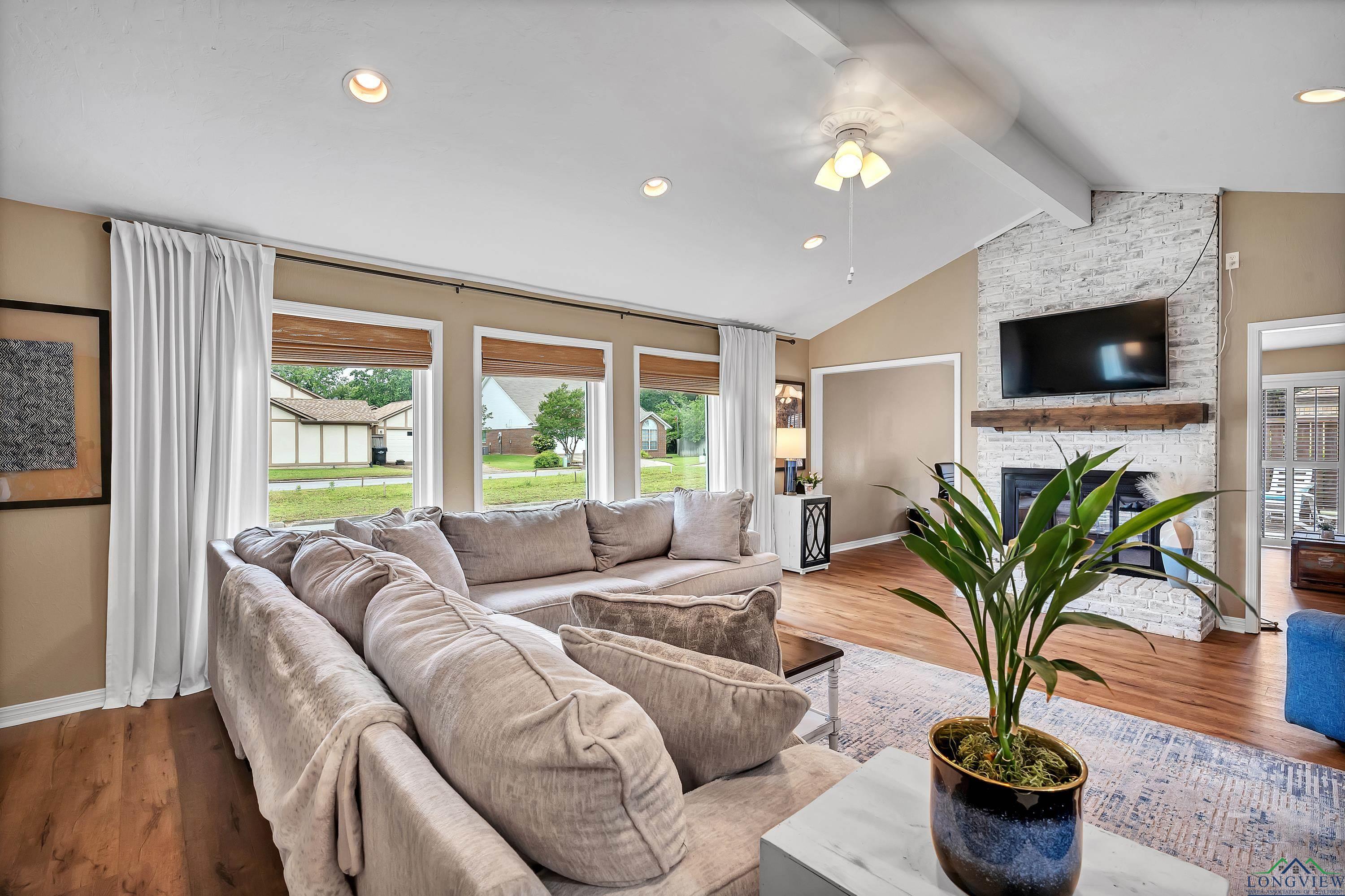 909 Towne Lake Drive, Longview, Texas image 17