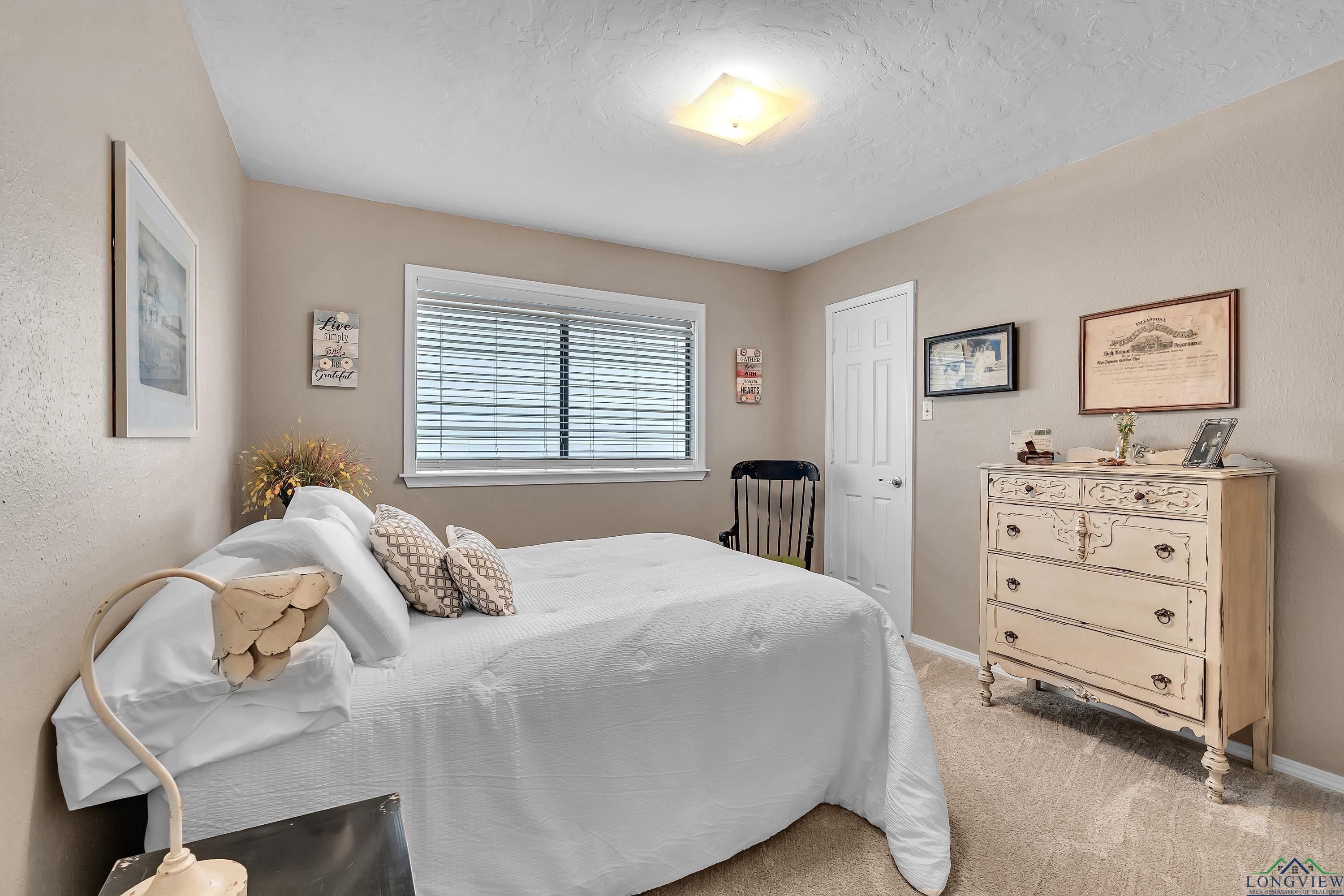 909 Towne Lake Drive, Longview, Texas image 28