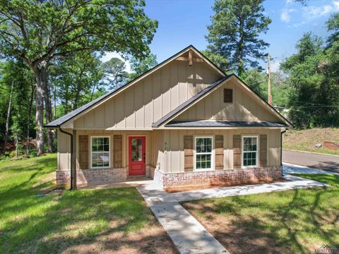 A home in Gladewater