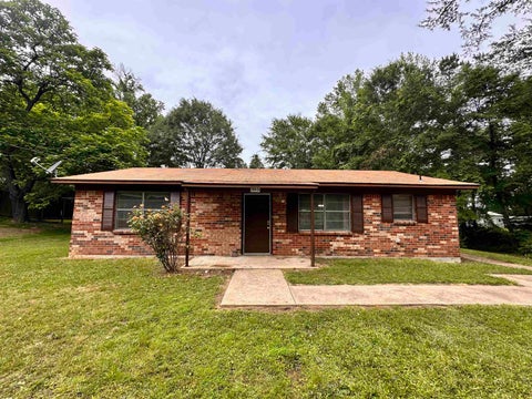 Homes For Sale - 303 Crow St<br/> Linden, TX 75563