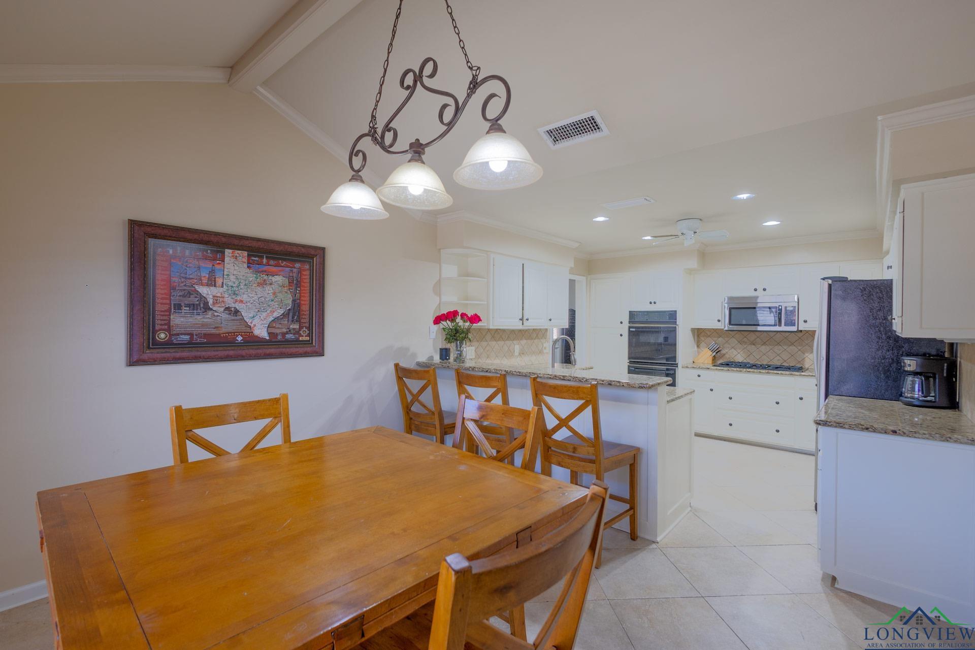 1312 Enchanted Ln, Longview, Texas image 9