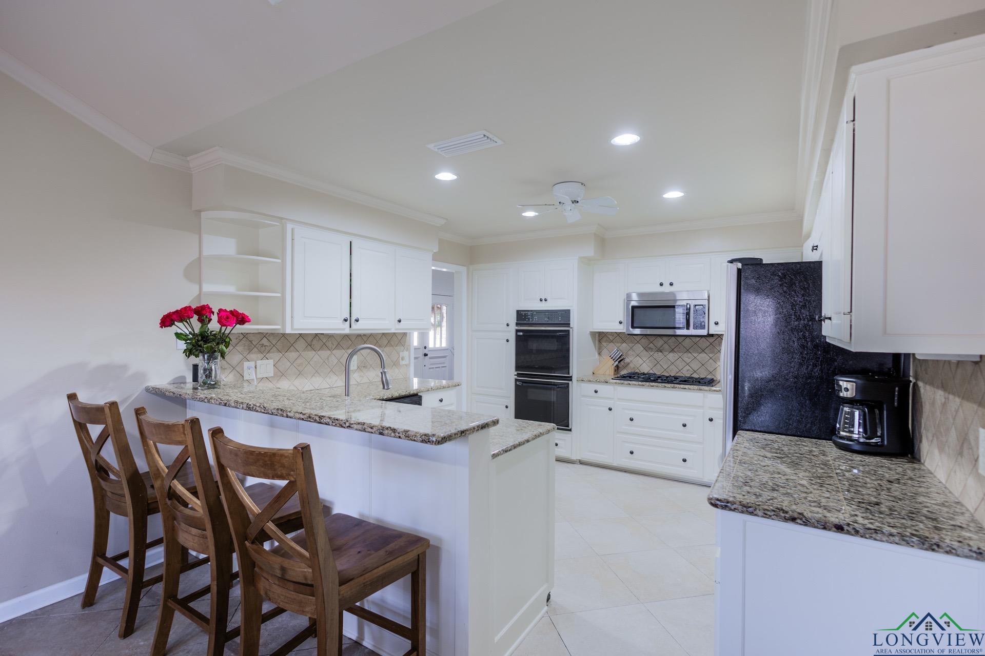 1312 Enchanted Ln, Longview, Texas image 8