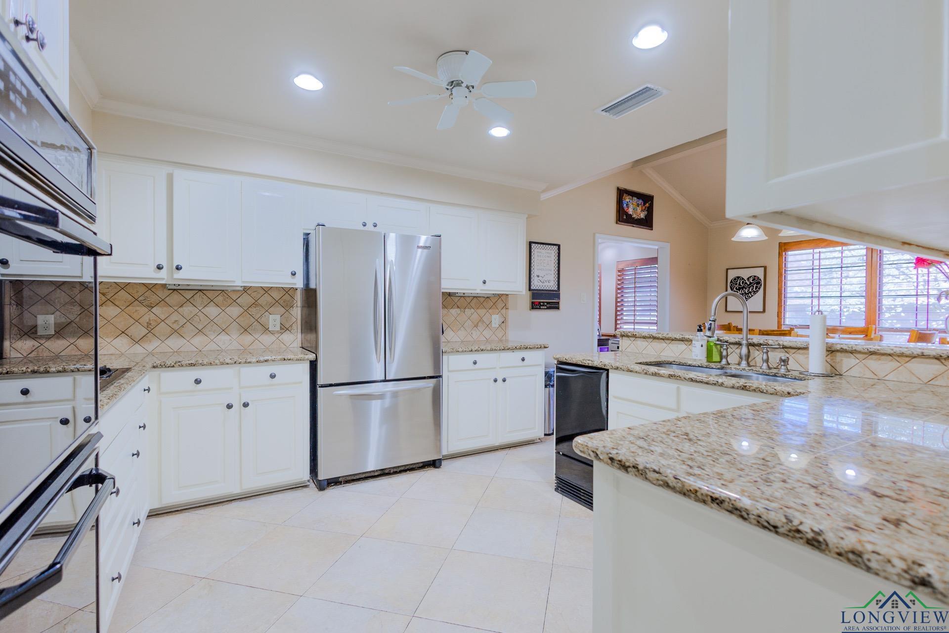 1312 Enchanted Ln, Longview, Texas image 7