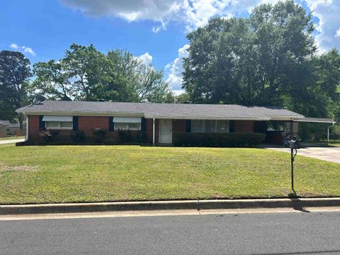 Homes For Sale - 216 E Carolanne Blvd<br/> Marshall, TX 75672
