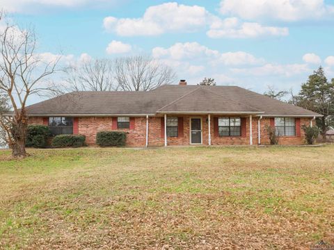 A home in Gladewater