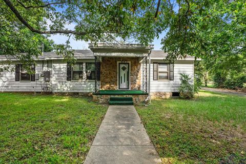 A home in Overton