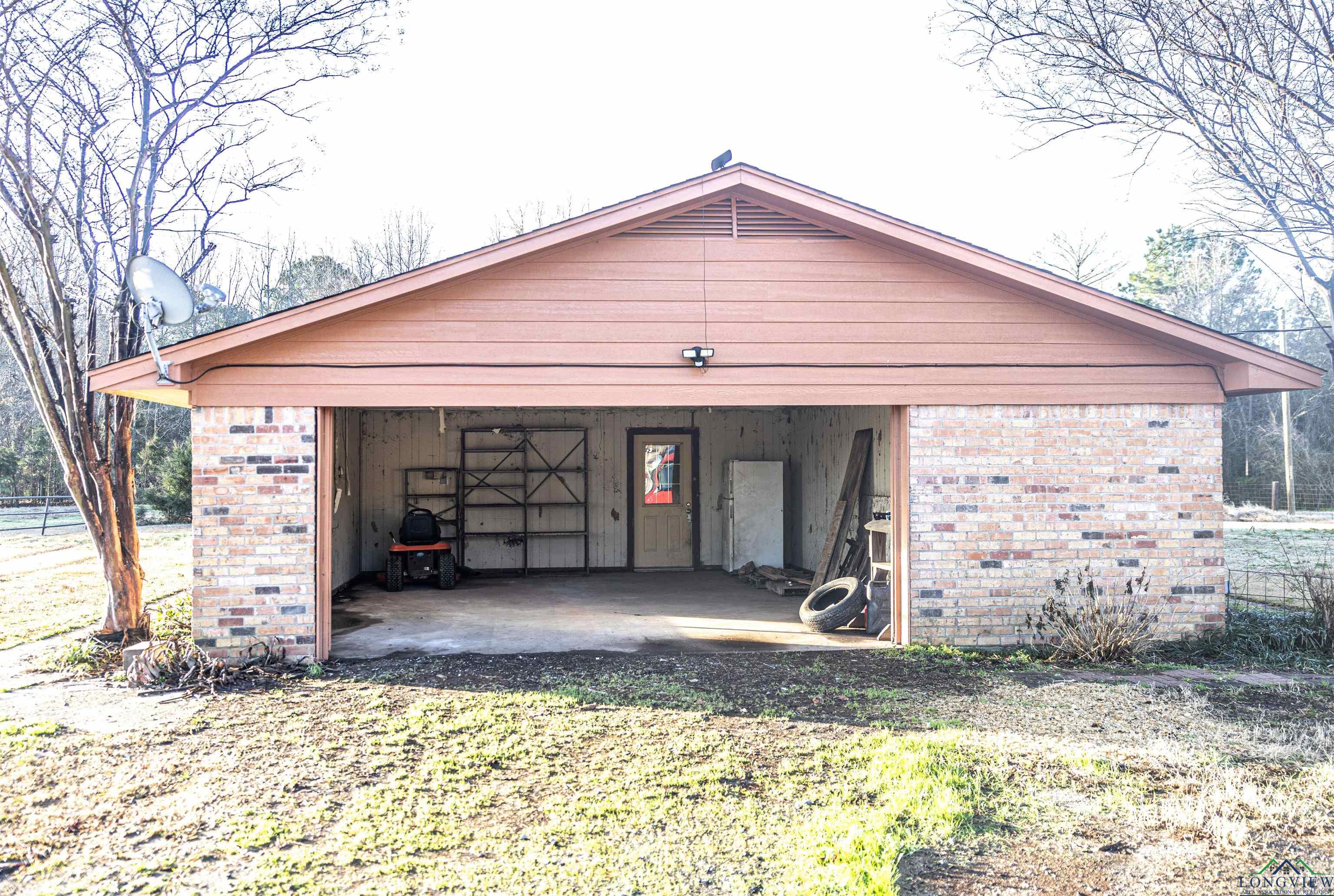 599 Cr 4206, Daingerfield, Texas image 28