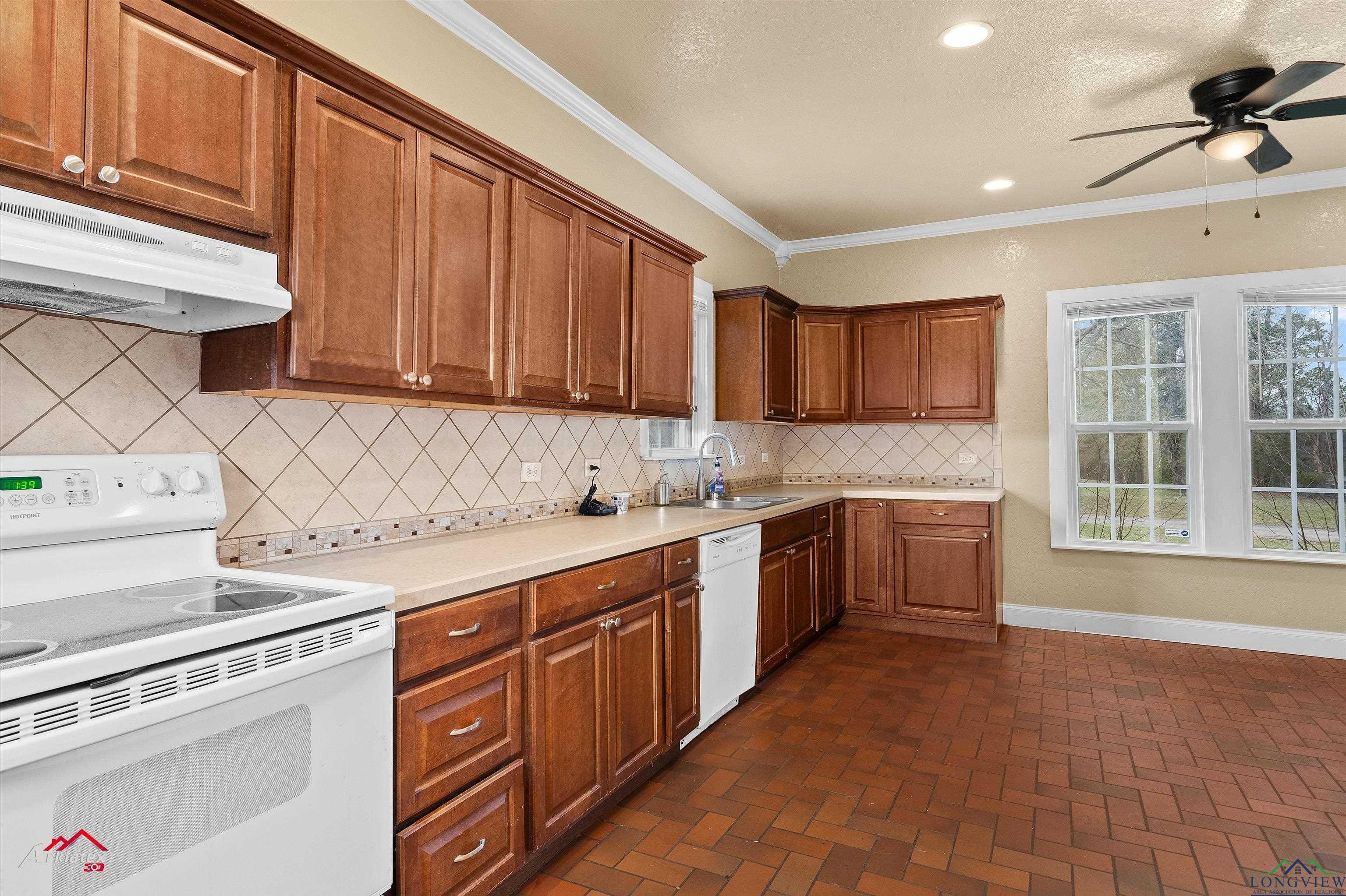 5599 W Juanita Rd, Longview, Texas image 6