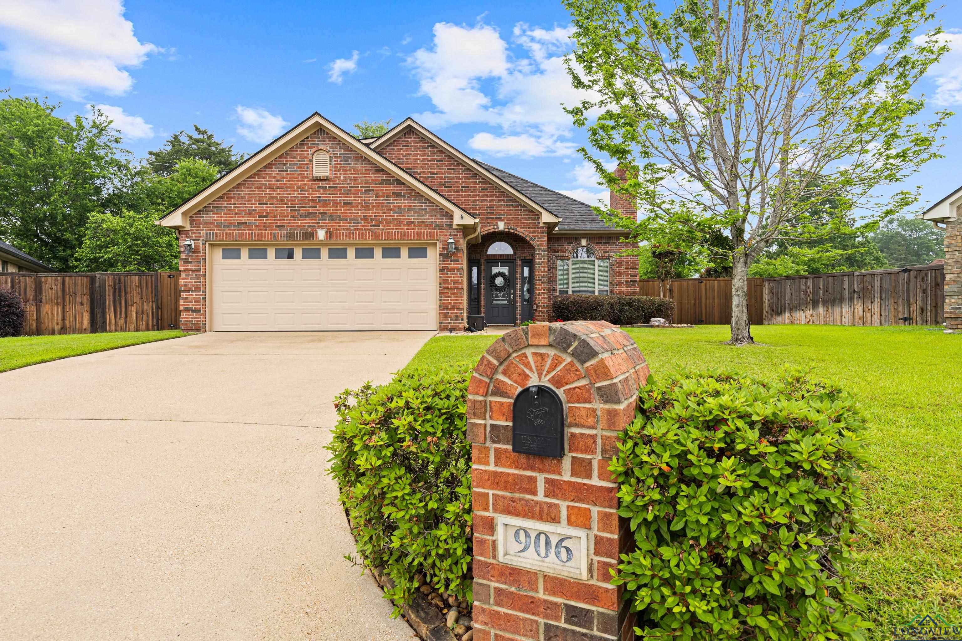 906 Windemere Cir, Longview, Texas image 1
