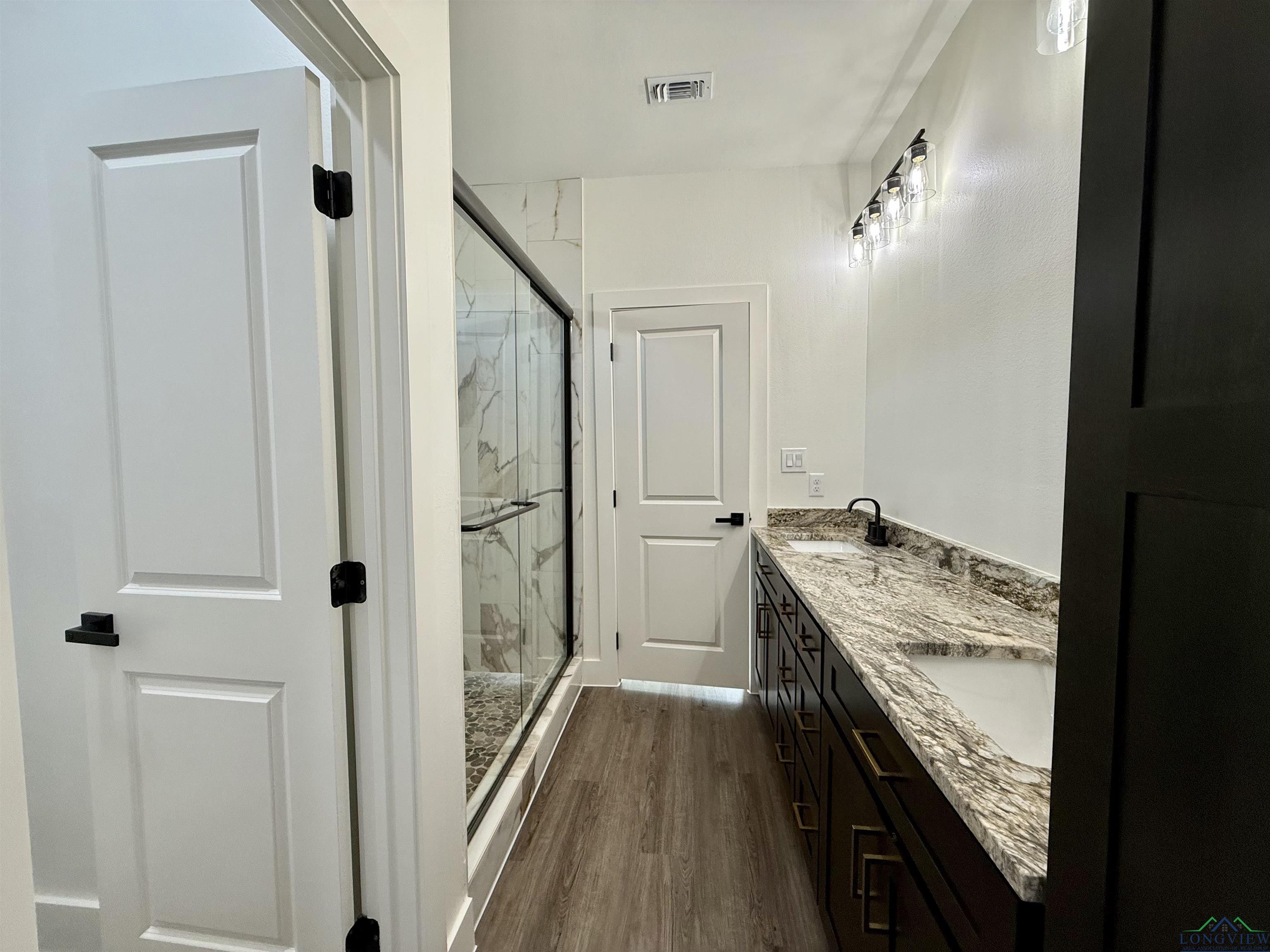 208 W Houston St, Daingerfield, Texas image 7