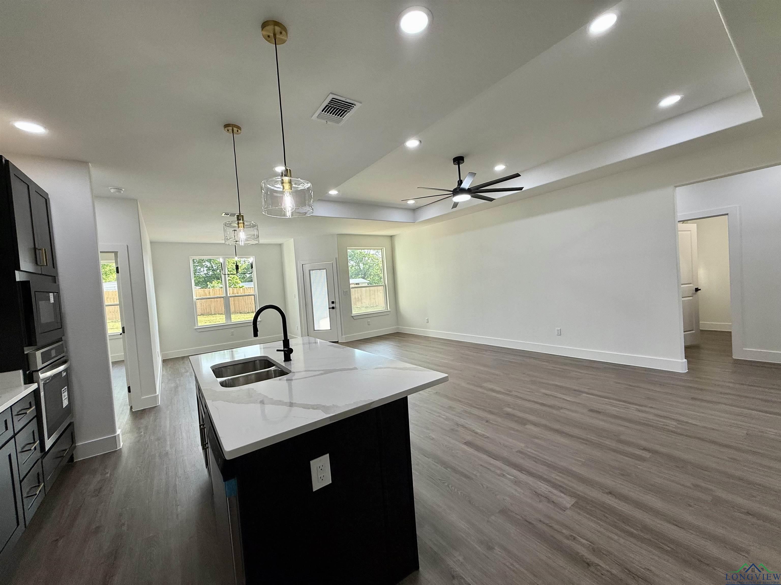 208 W Houston St, Daingerfield, Texas image 15