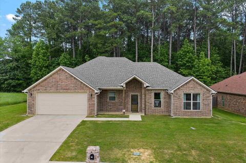 Homes For Sale - 310 Molly Maye<br/> Marshall, TX 75672