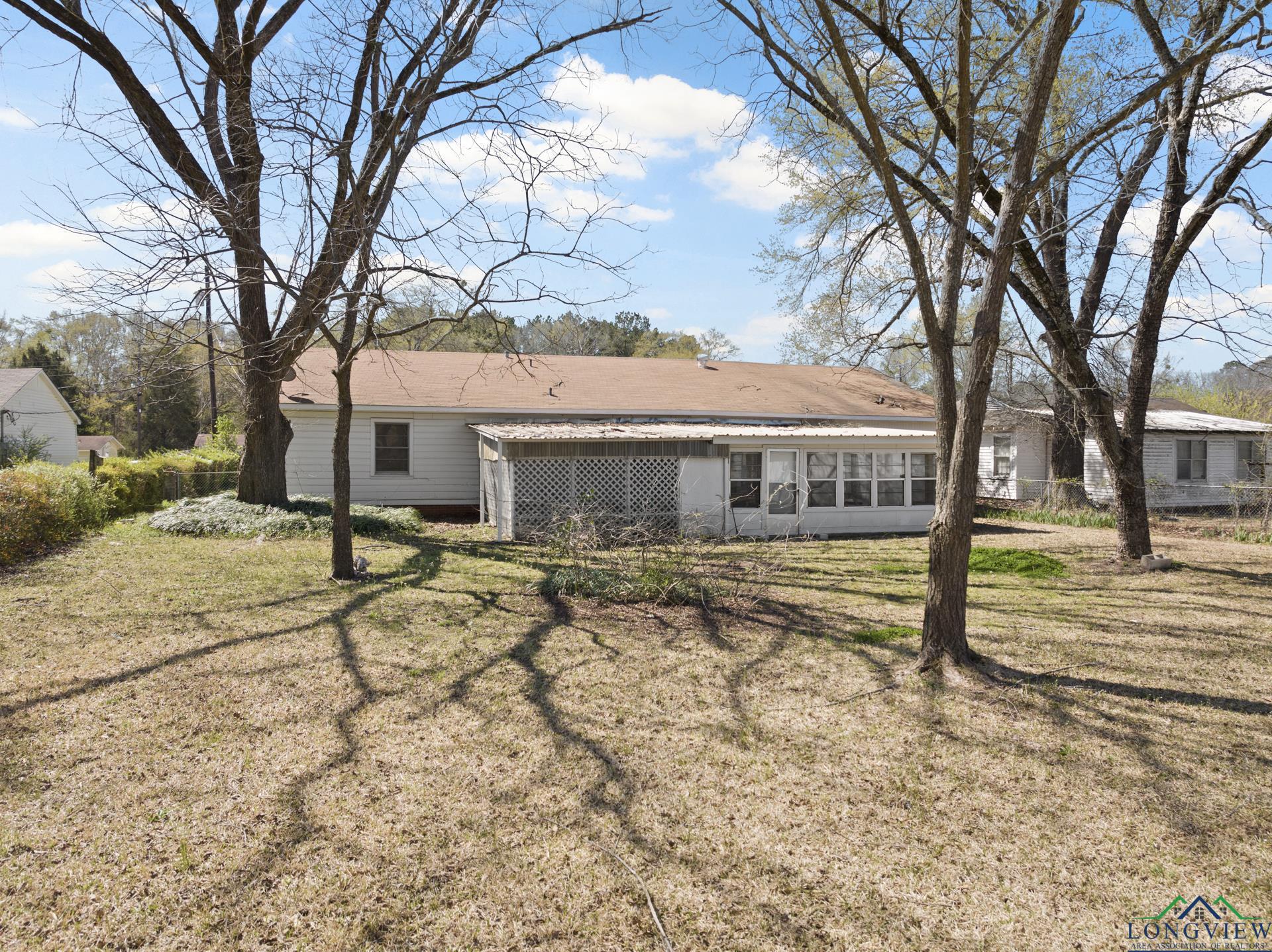 609 E Main St, Omaha, Texas image 33