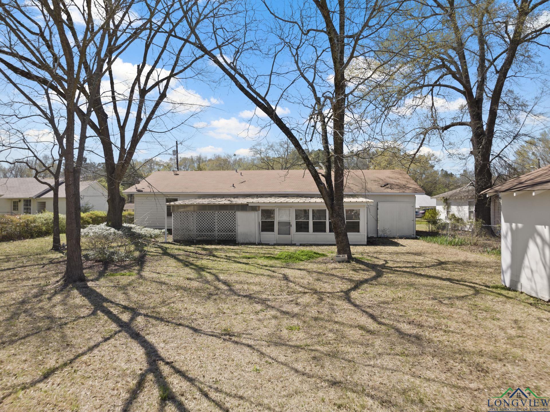 609 E Main St, Omaha, Texas image 32