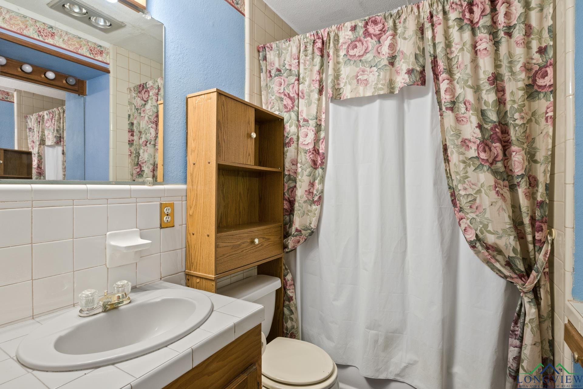 609 E Main St, Omaha, Texas image 24
