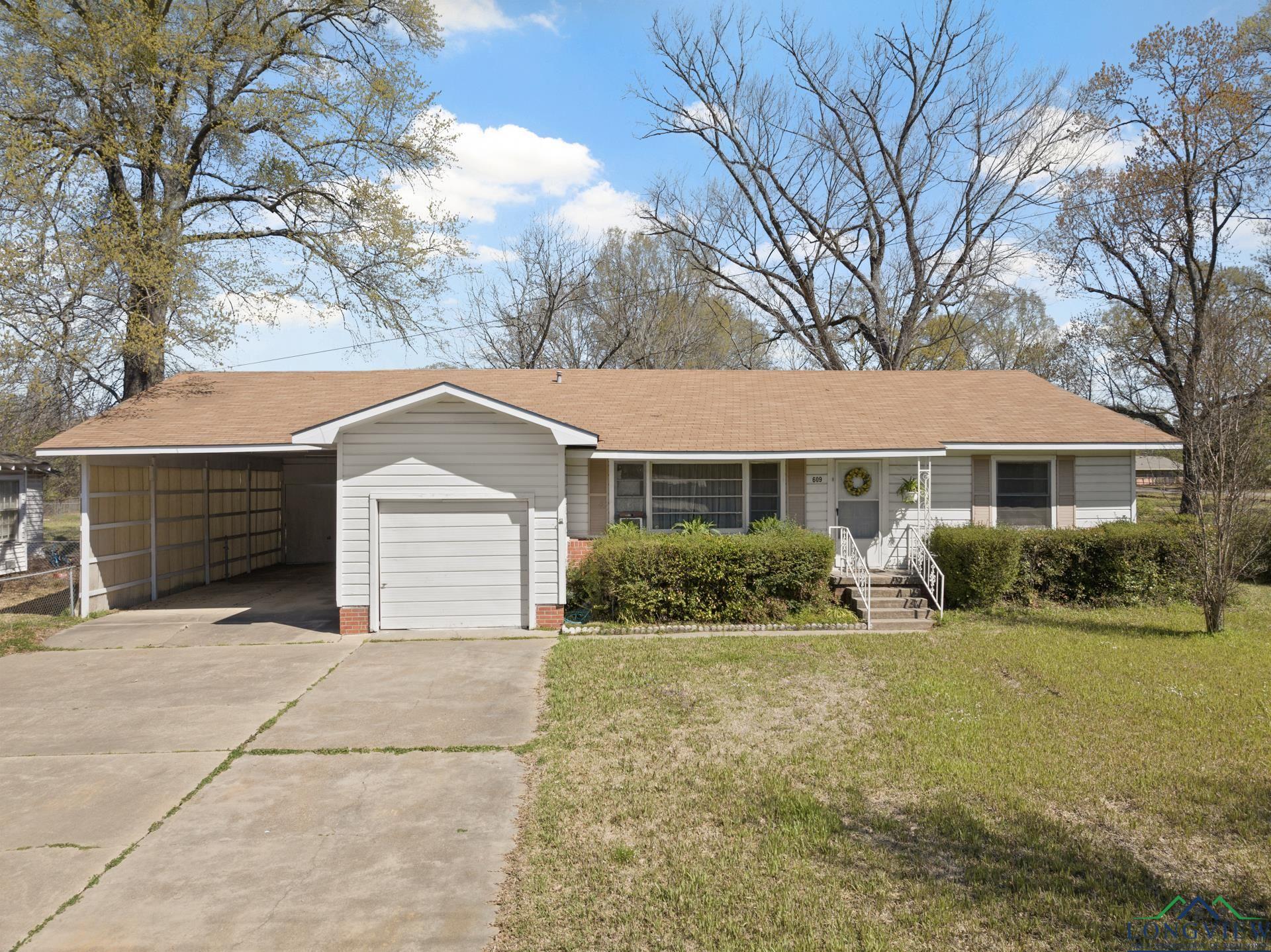 609 E Main St, Omaha, Texas image 1
