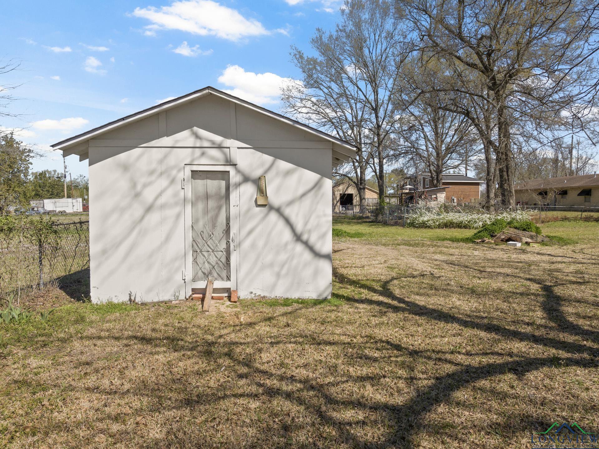 609 E Main St, Omaha, Texas image 35