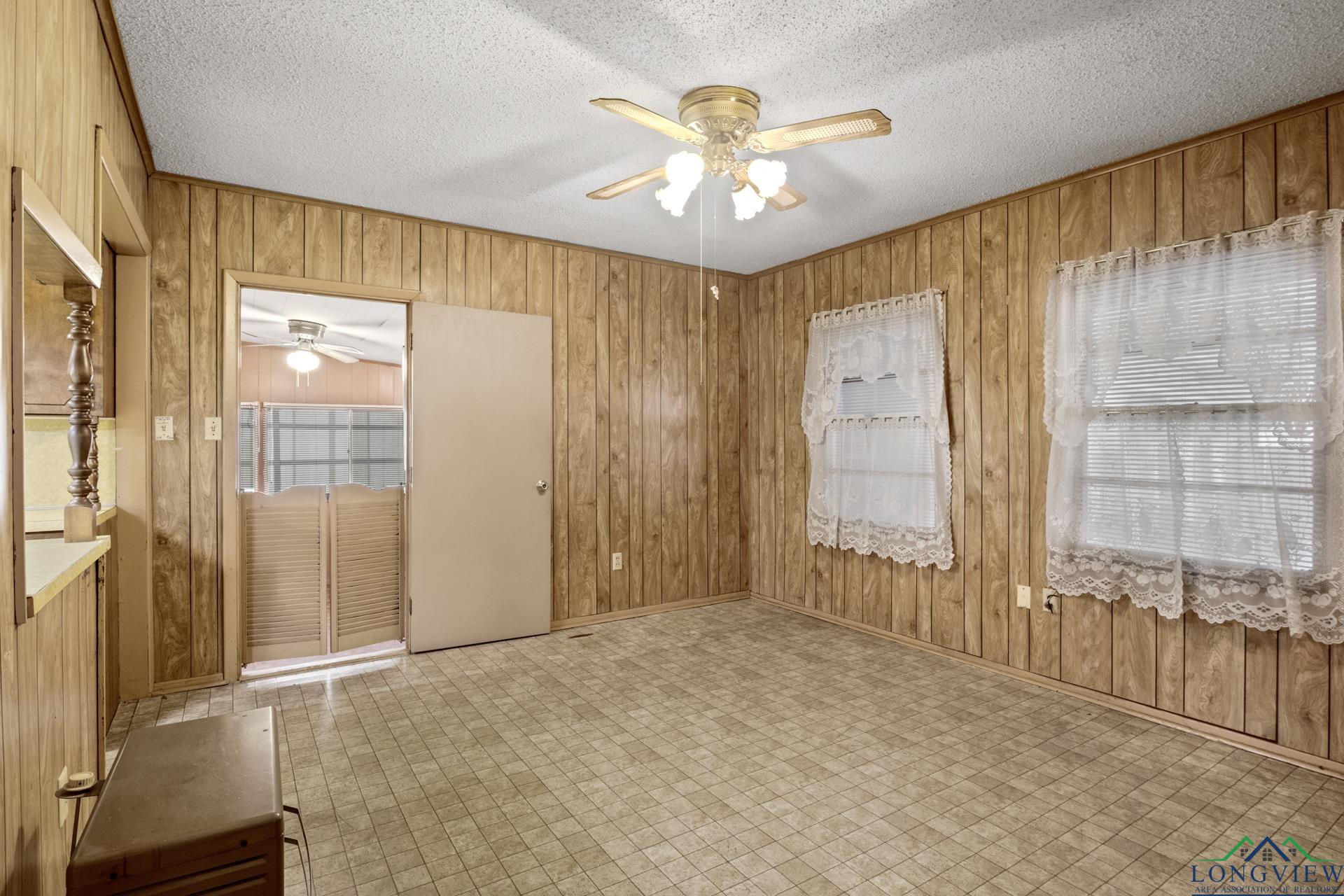 609 E Main St, Omaha, Texas image 16